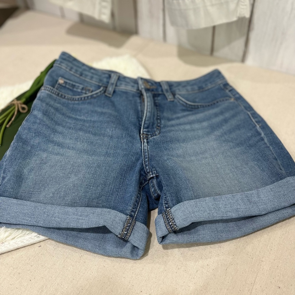 Lee Denim Regular Fit Short Mid Rise Light Blue Shorts, Washed - Not Worn, Sz. 6 - Picture 6 of 14